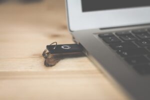pendrive in laptop