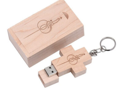 Bamboo usb box with cross usb