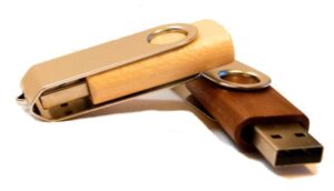 rotating wooden usb